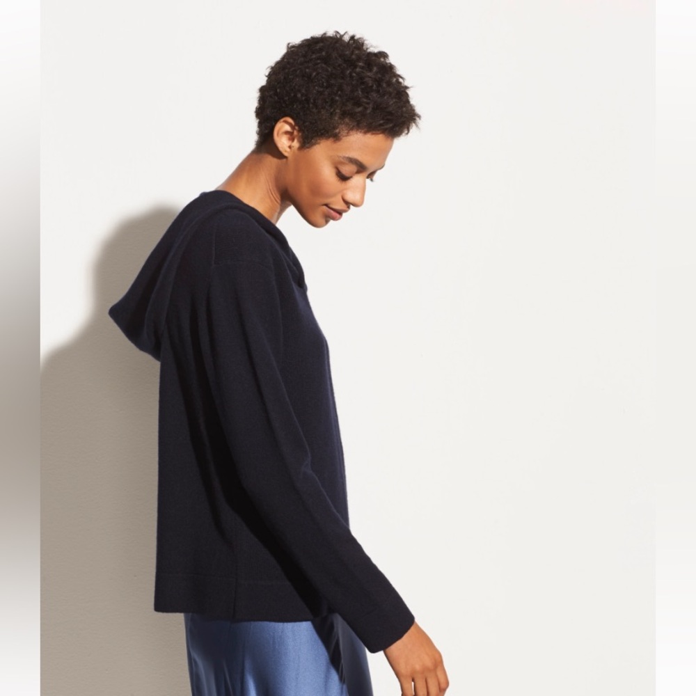 Like new! Vince dark blue cashmere blend hoodie